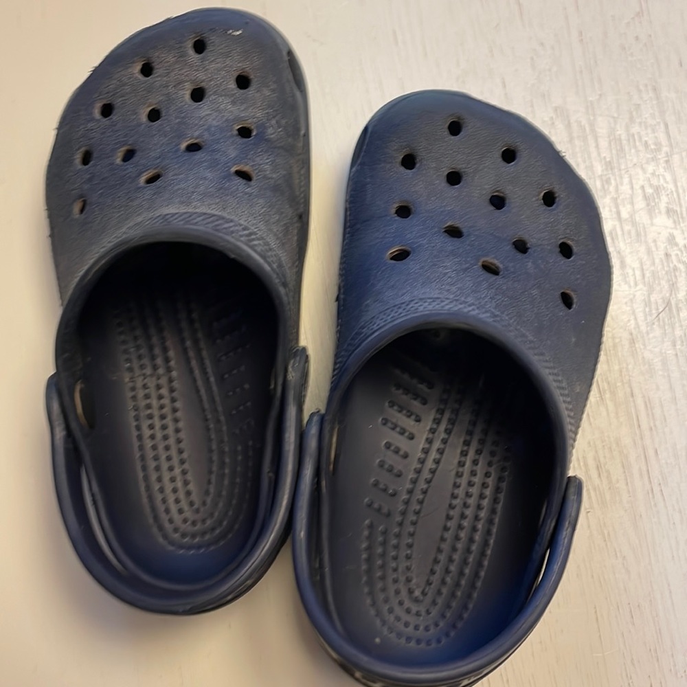 Crocs size 8-9c blue